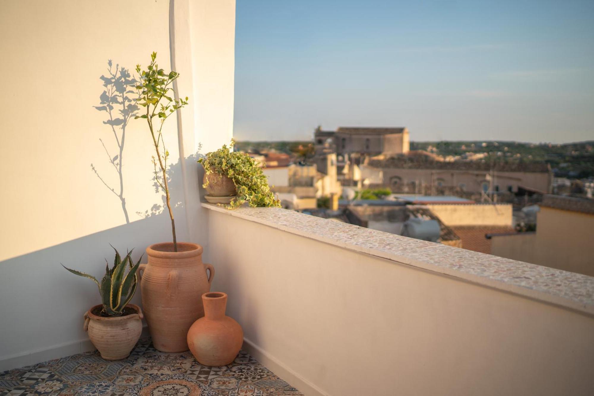 Appartamento Vico Larzio 6 "Terrazza Sul Vico" Noto Esterno foto