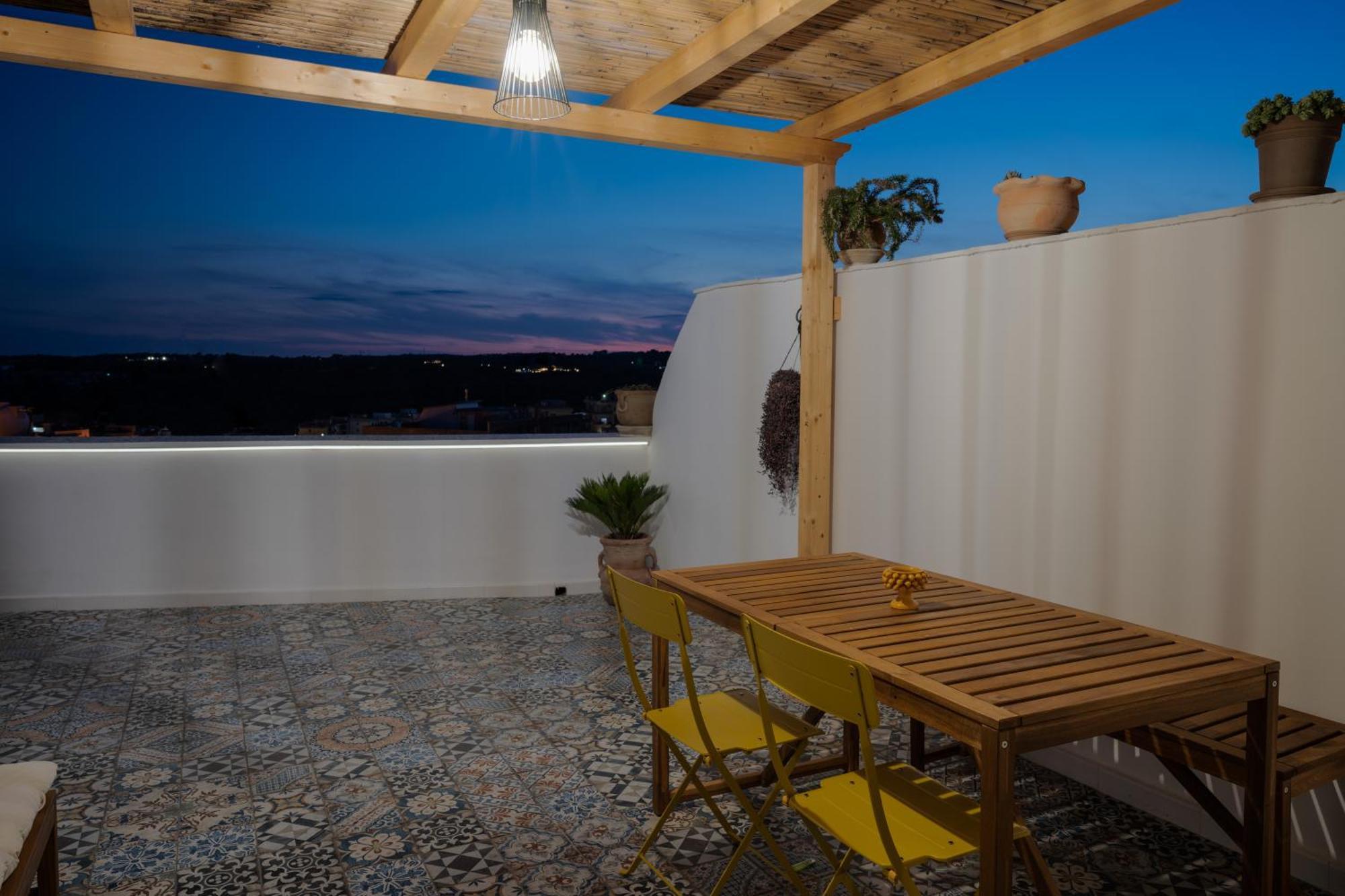 Appartamento Vico Larzio 6 "Terrazza Sul Vico" Noto Esterno foto